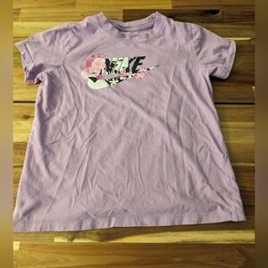 Nike girls lavender graphic tee